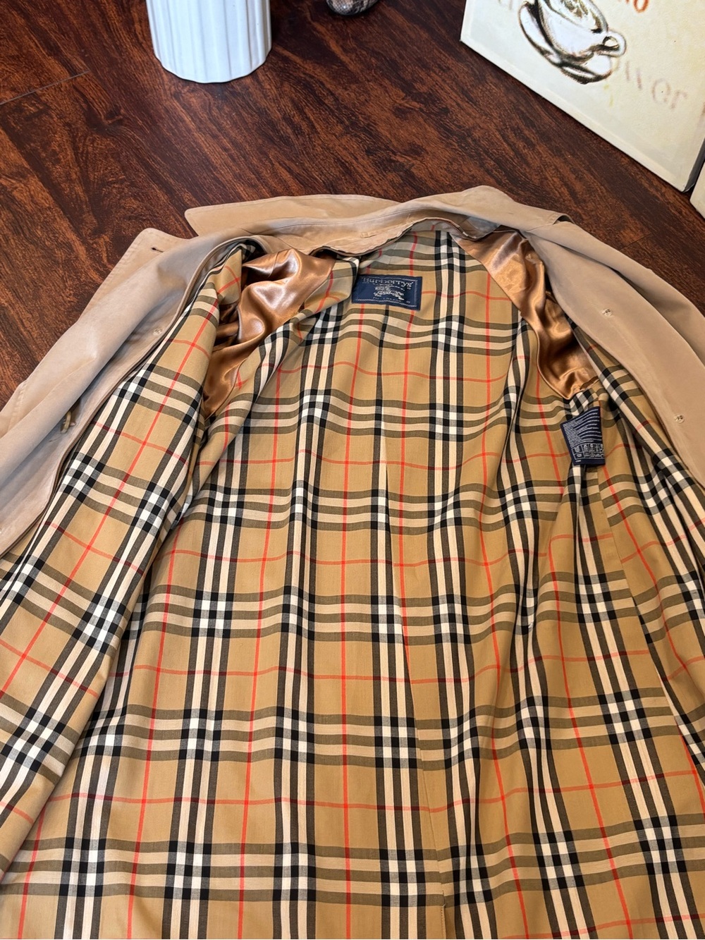 Burberry Beige Double-Breasted Trench Coat with Belt - Picture 9 of 14
